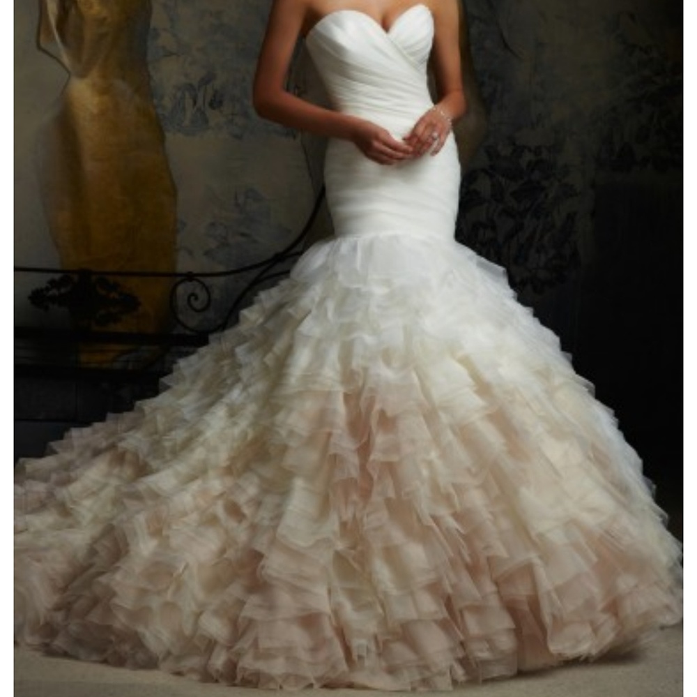 Mori lee 5101 size 8 streer size 6 wedding dress
